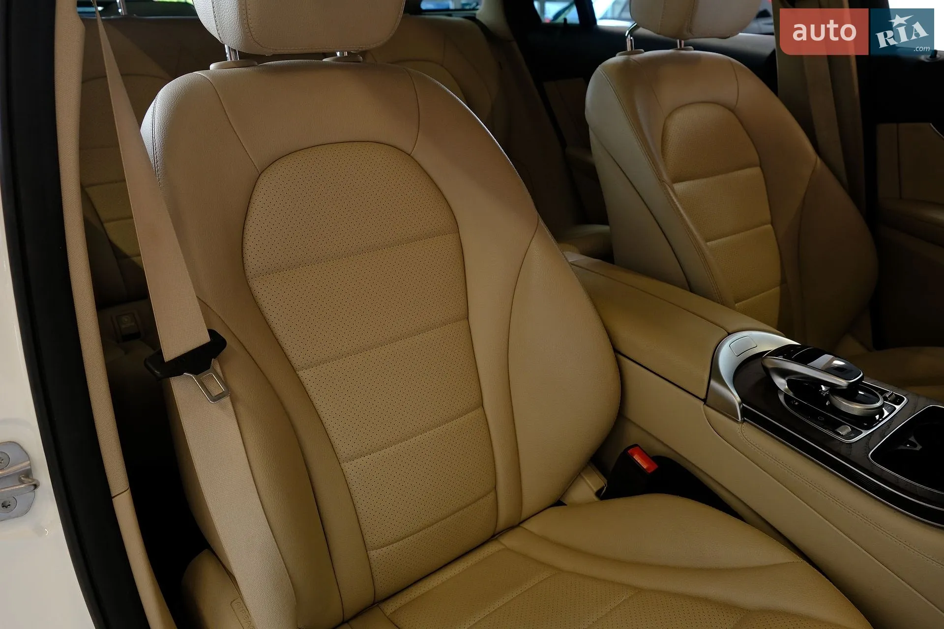 2019 Mercedes-Benz GLC - мініатюра 39