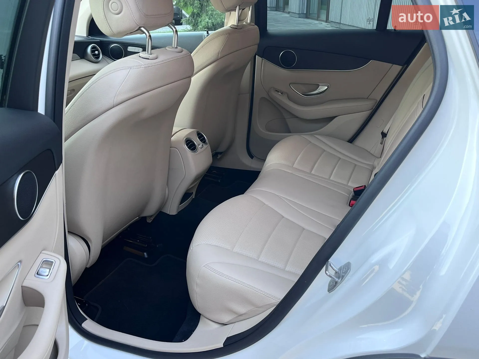 2021 Mercedes-Benz GLC - мініатюра 22