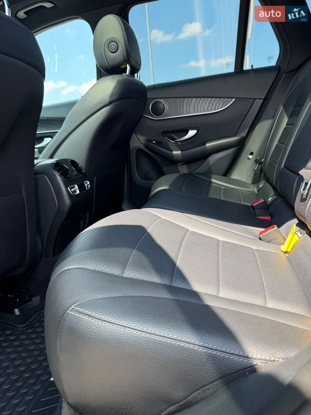 2016 Mercedes-Benz GLC - мініатюра 14