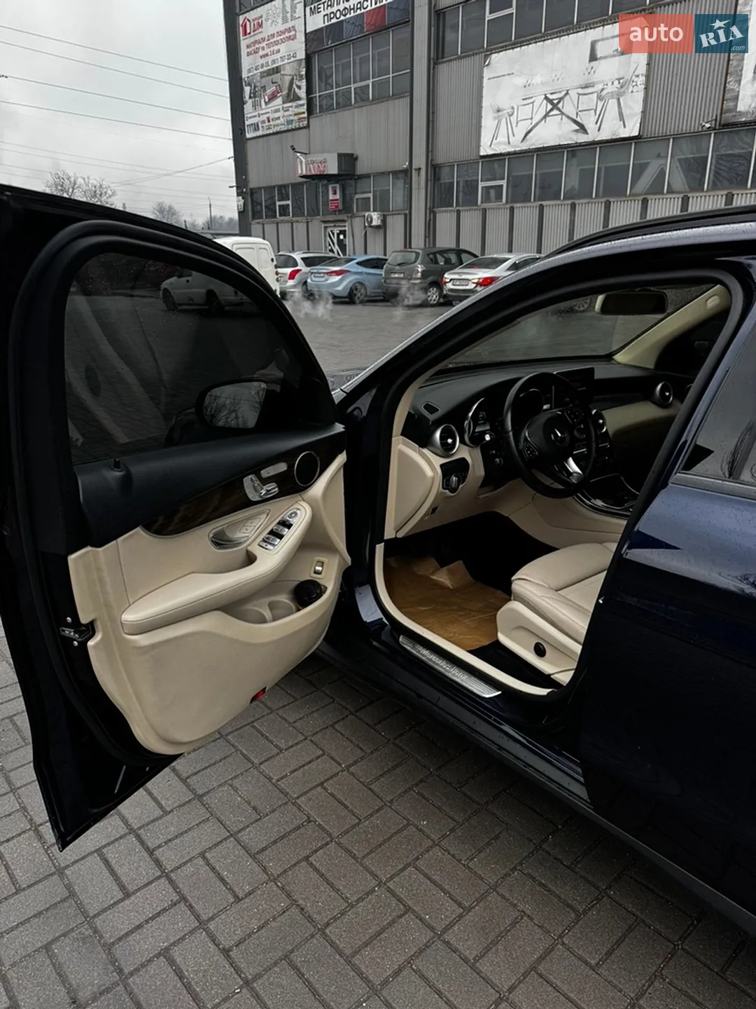 2017 Mercedes-Benz GLC - мініатюра 21