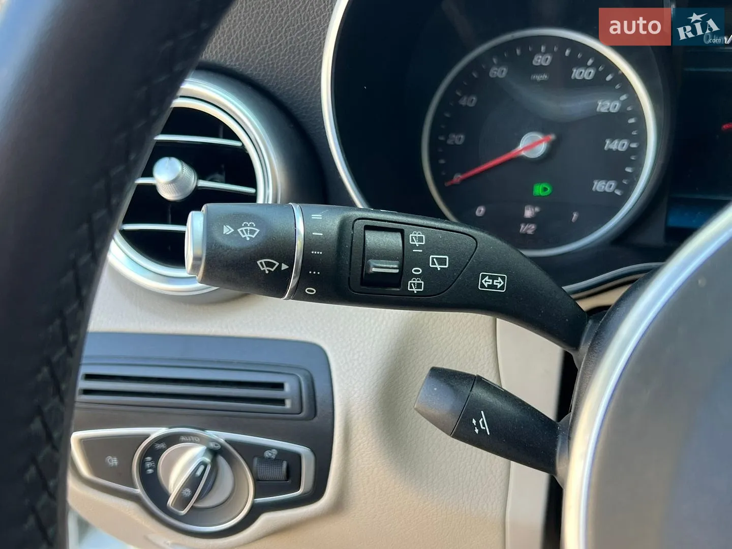 2021 Mercedes-Benz GLC - мініатюра 32