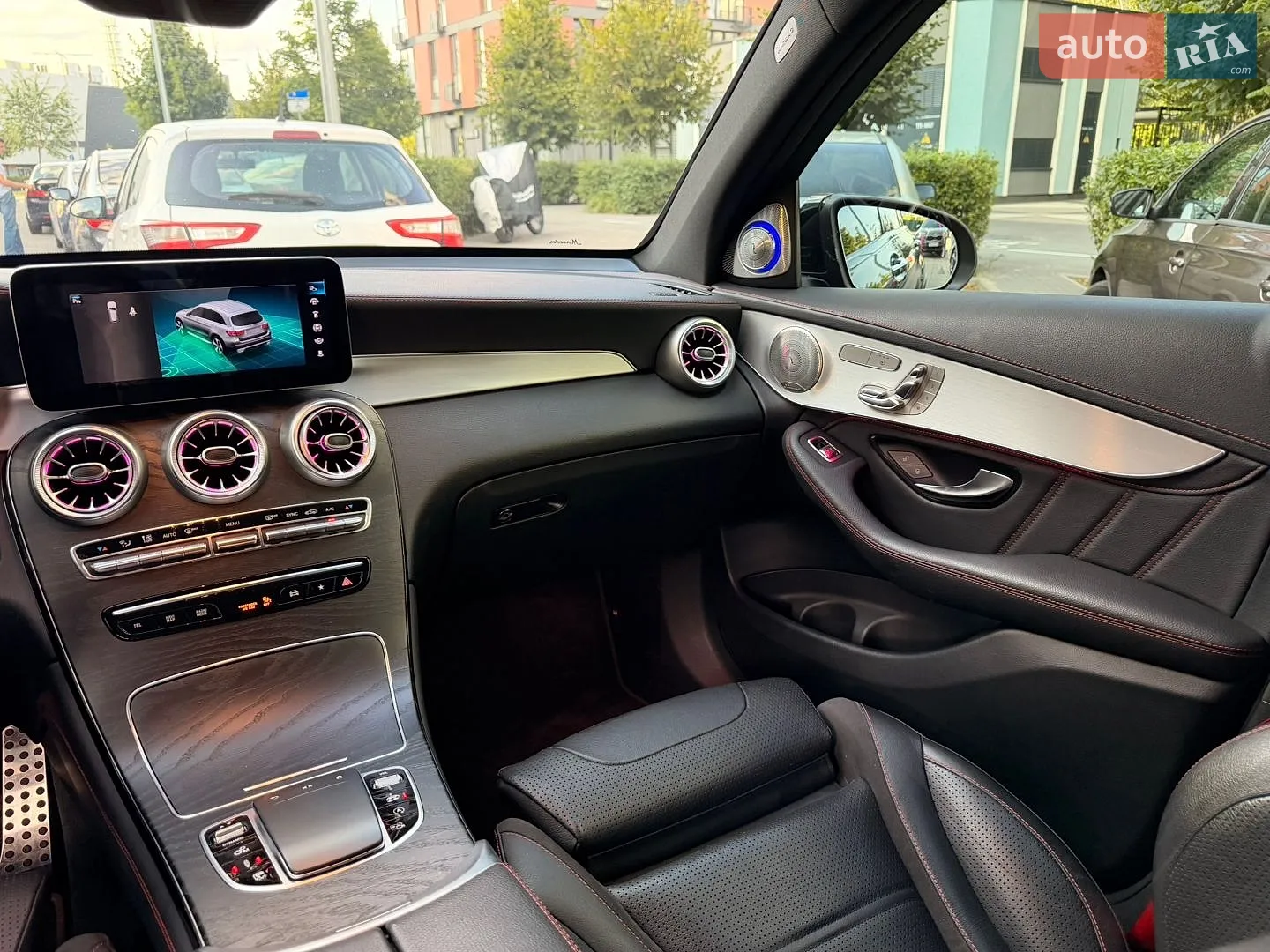 2020 Mercedes-Benz GLC - мініатюра 28