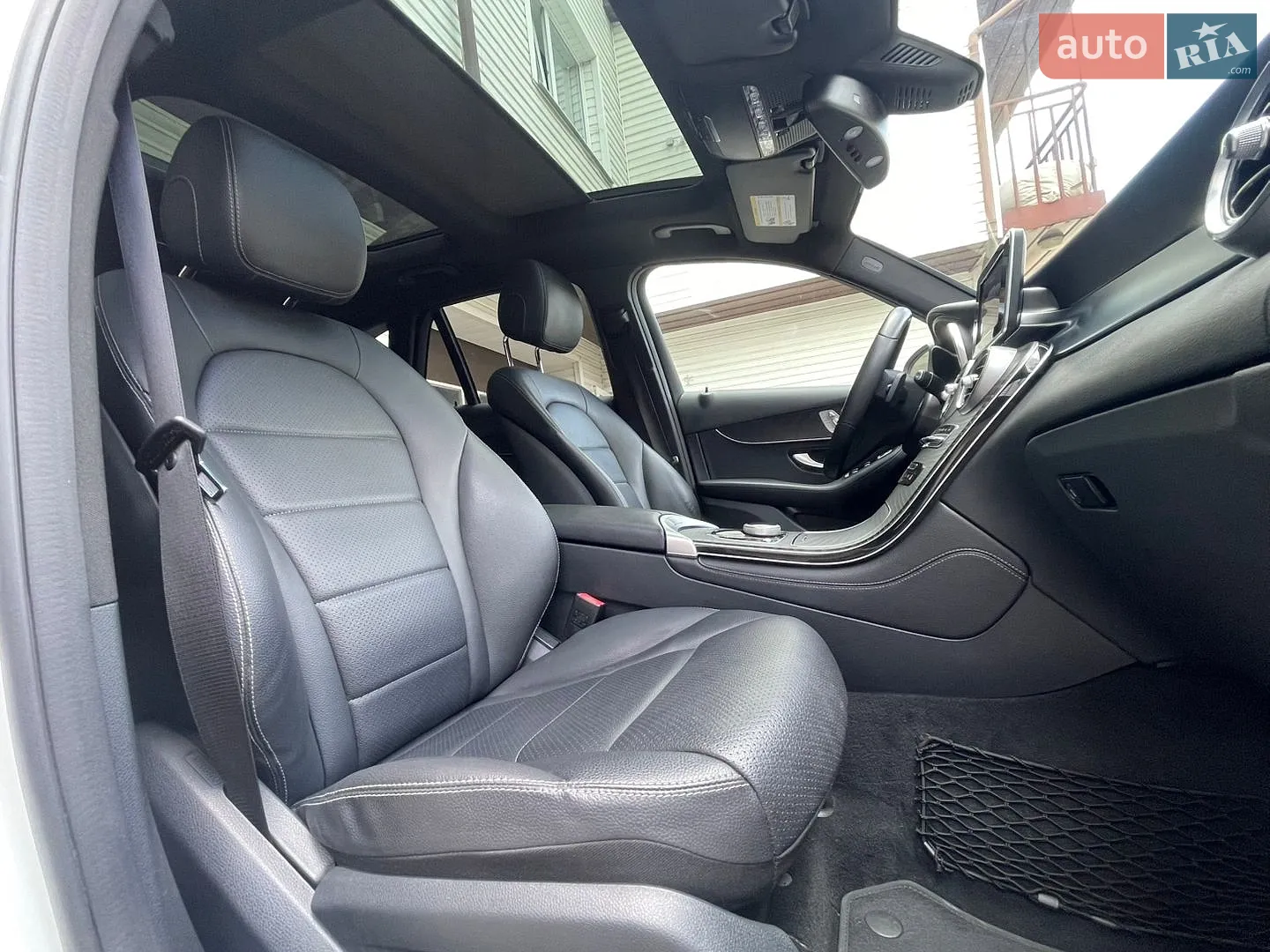 2018 Mercedes-Benz GLC - мініатюра 45