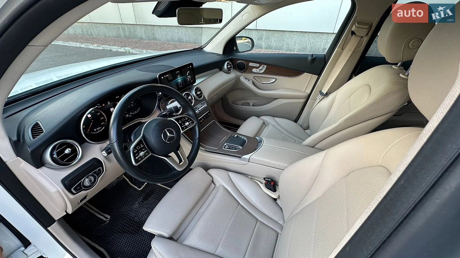 2022 Mercedes-Benz GLC - мініатюра 18