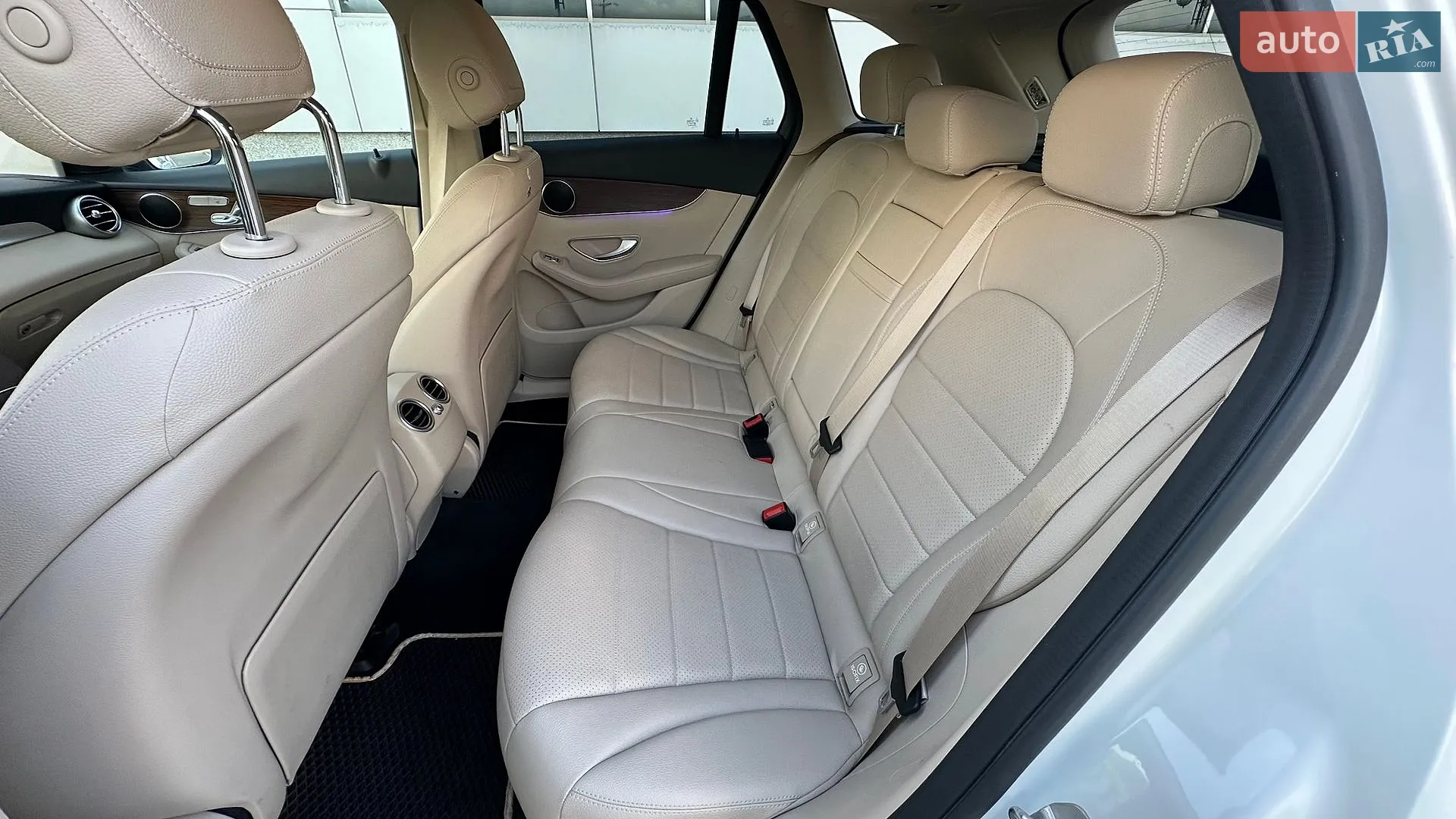 2022 Mercedes-Benz GLC - мініатюра 31