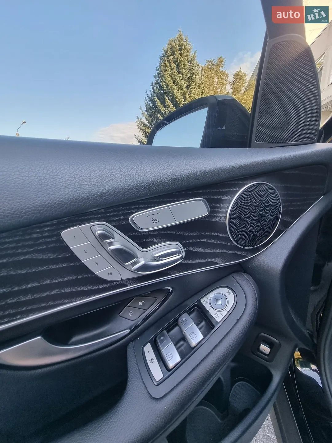 2015 Mercedes-Benz GLC - мініатюра 35