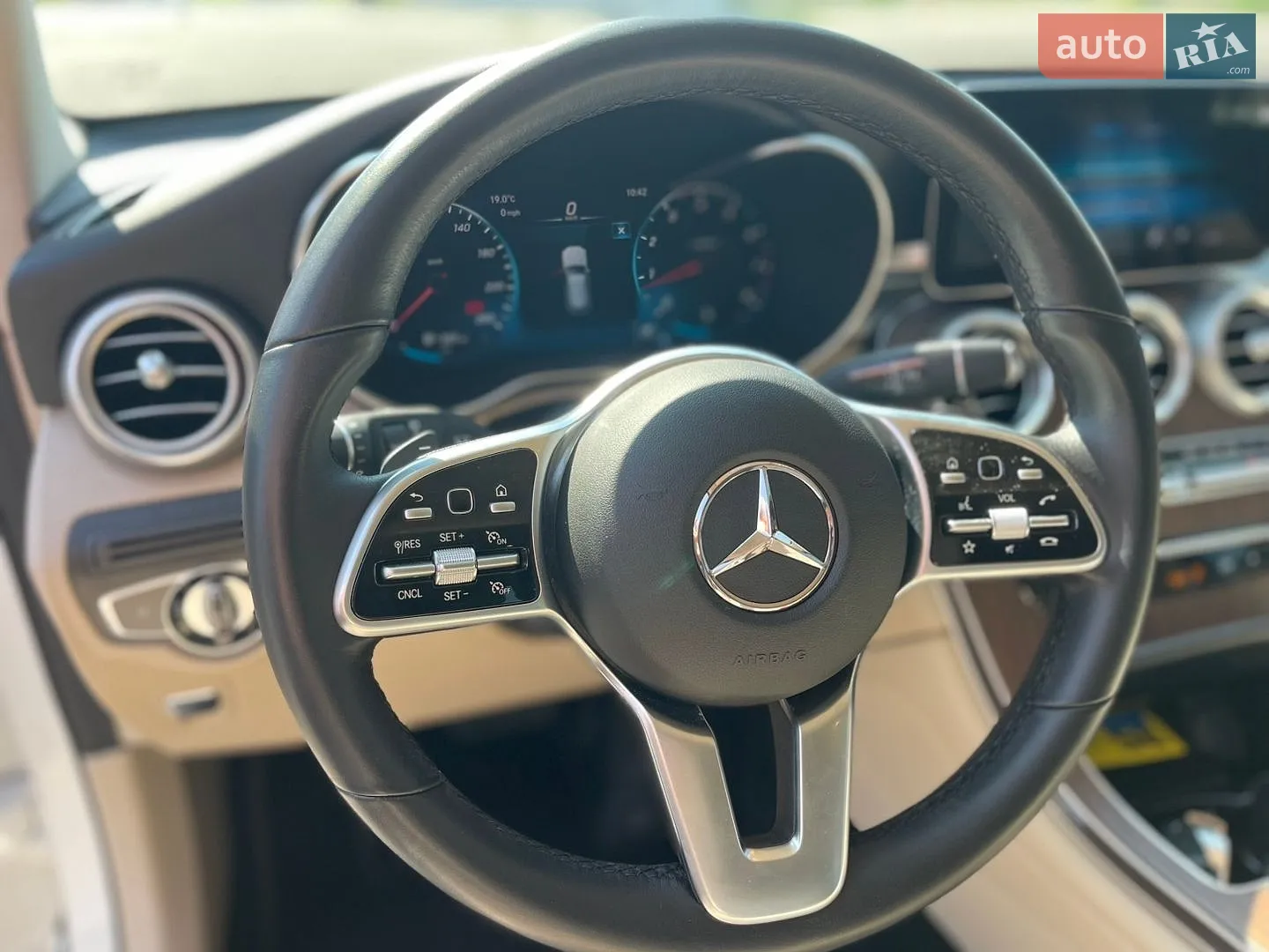 2022 Mercedes-Benz GLC - мініатюра 31
