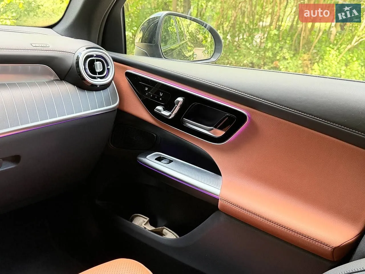 2025 Mercedes-Benz GLC - мініатюра 51