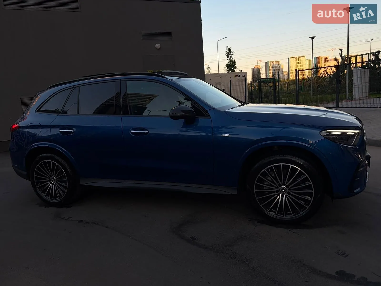 2025 Mercedes-Benz GLC - мініатюра 38