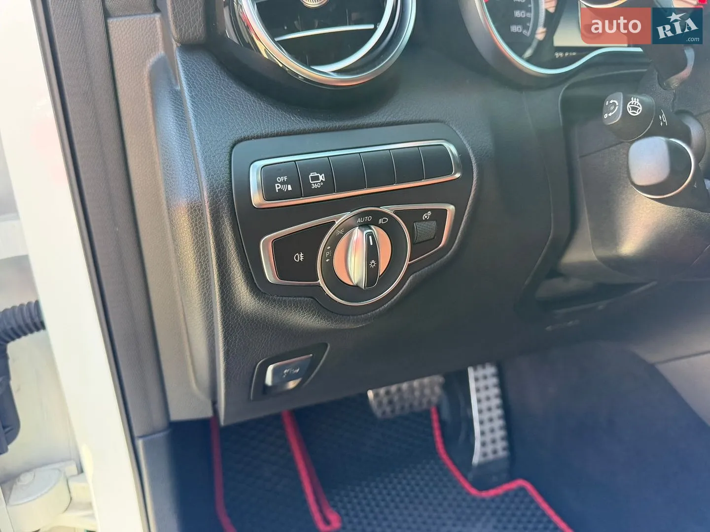 2019 Mercedes-Benz GLC - мініатюра 26