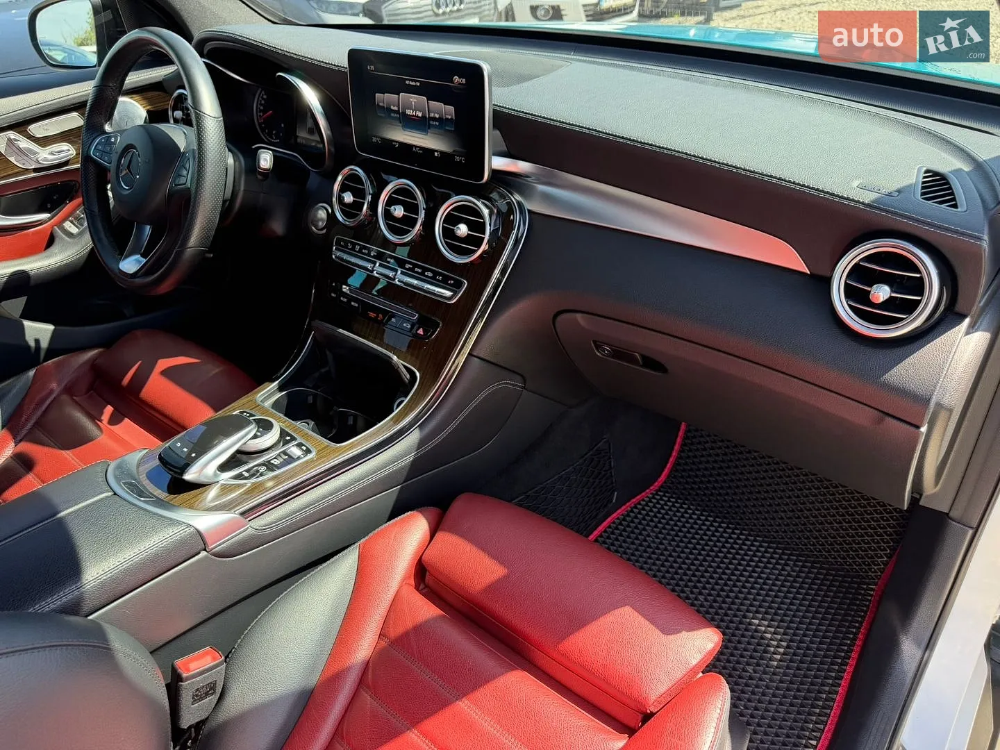 2019 Mercedes-Benz GLC - мініатюра 34