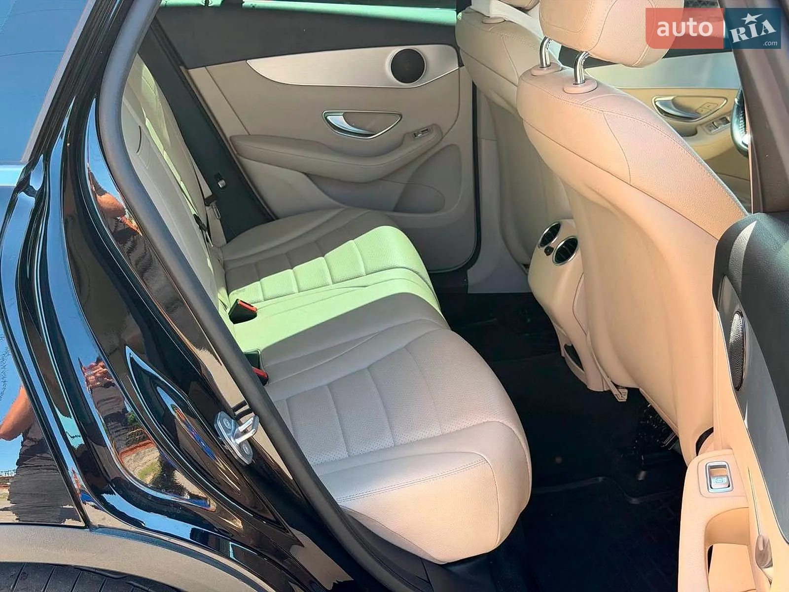 2016 Mercedes-Benz GLC - мініатюра 30