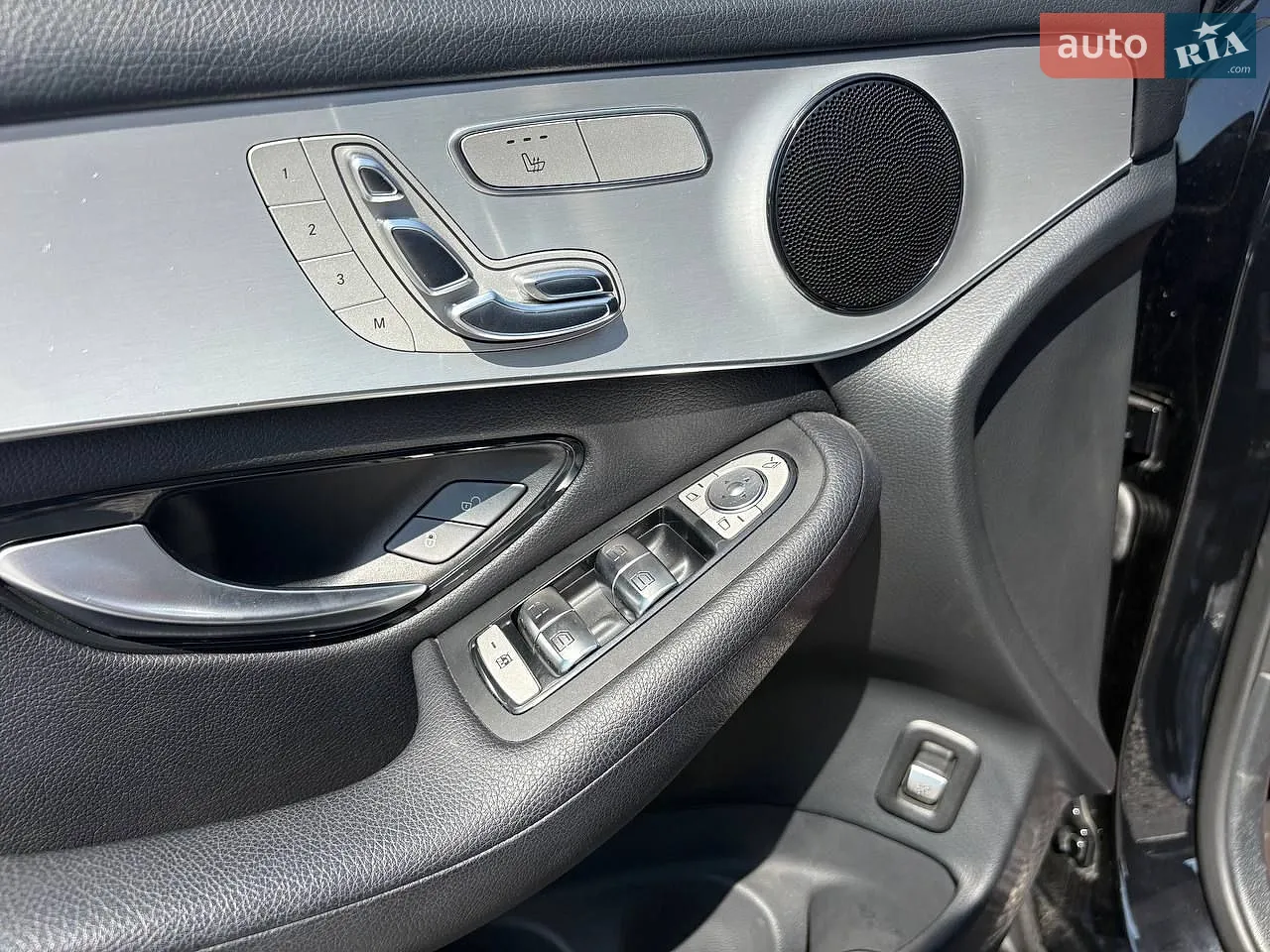 2019 Mercedes-Benz GLC - мініатюра 10
