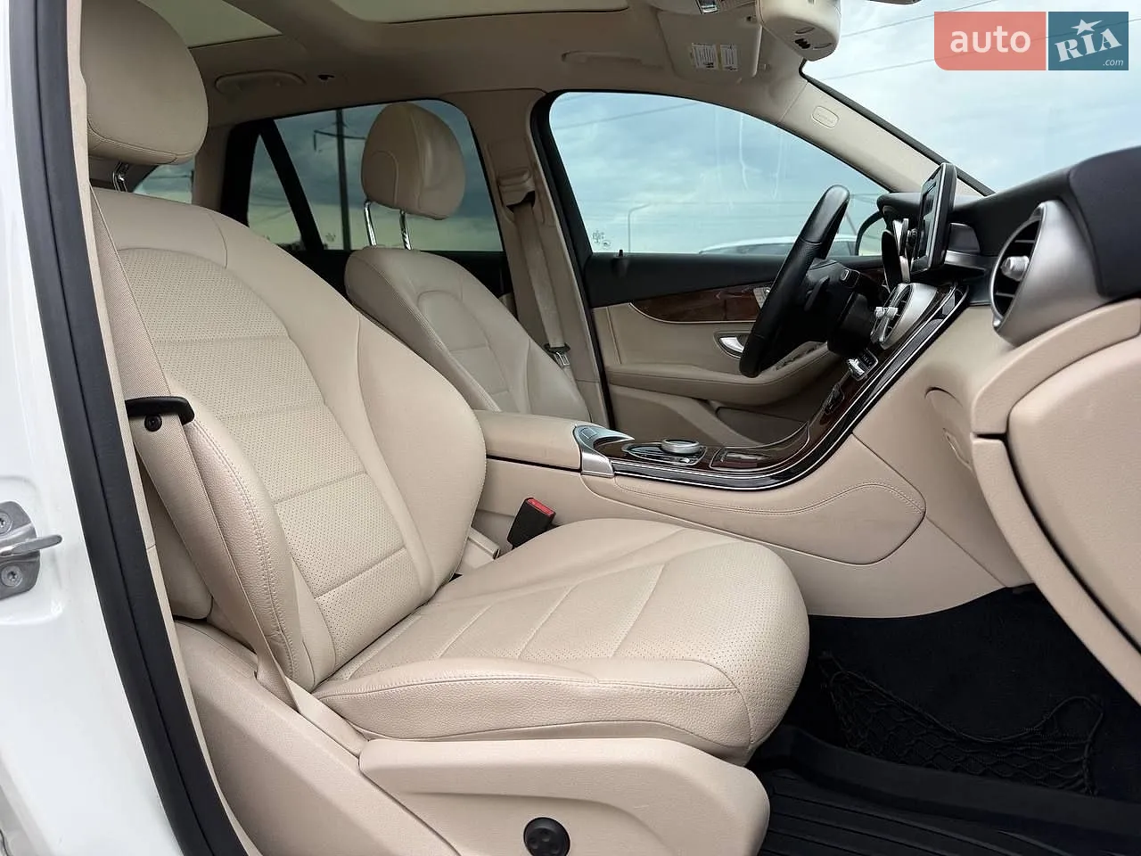 2017 Mercedes-Benz GLC - мініатюра 23