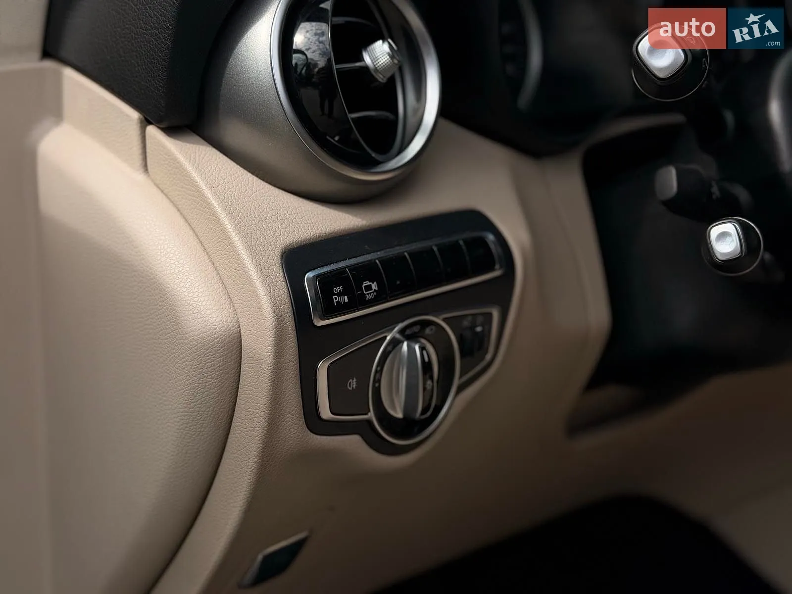 2016 Mercedes-Benz GLC - мініатюра 14