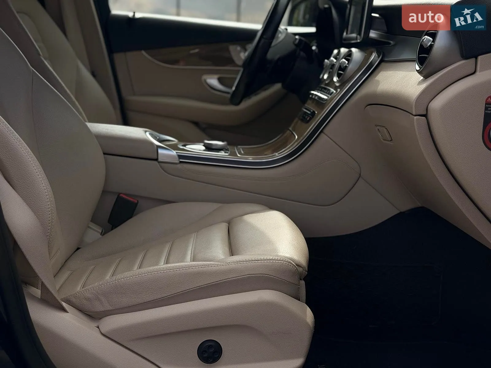 2016 Mercedes-Benz GLC - мініатюра 11