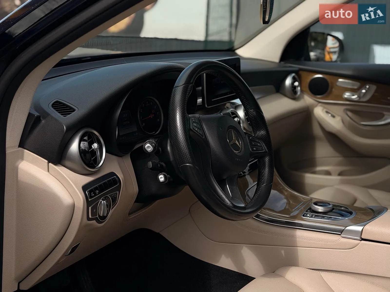 2016 Mercedes-Benz GLC - мініатюра 15