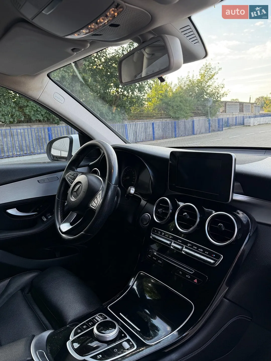 2017 Mercedes-Benz GLC - мініатюра 14