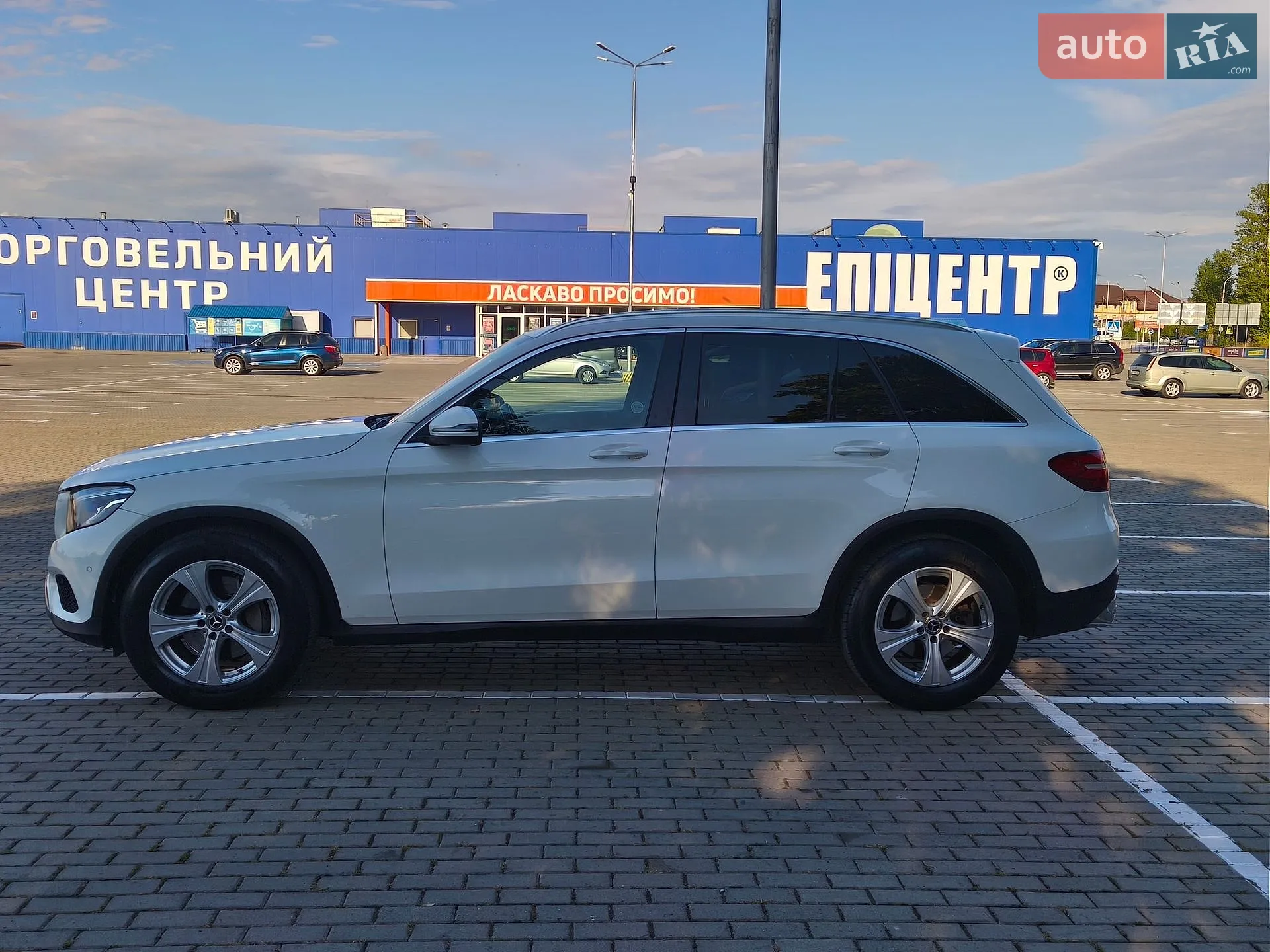 2017 Mercedes-Benz GLC - мініатюра 18
