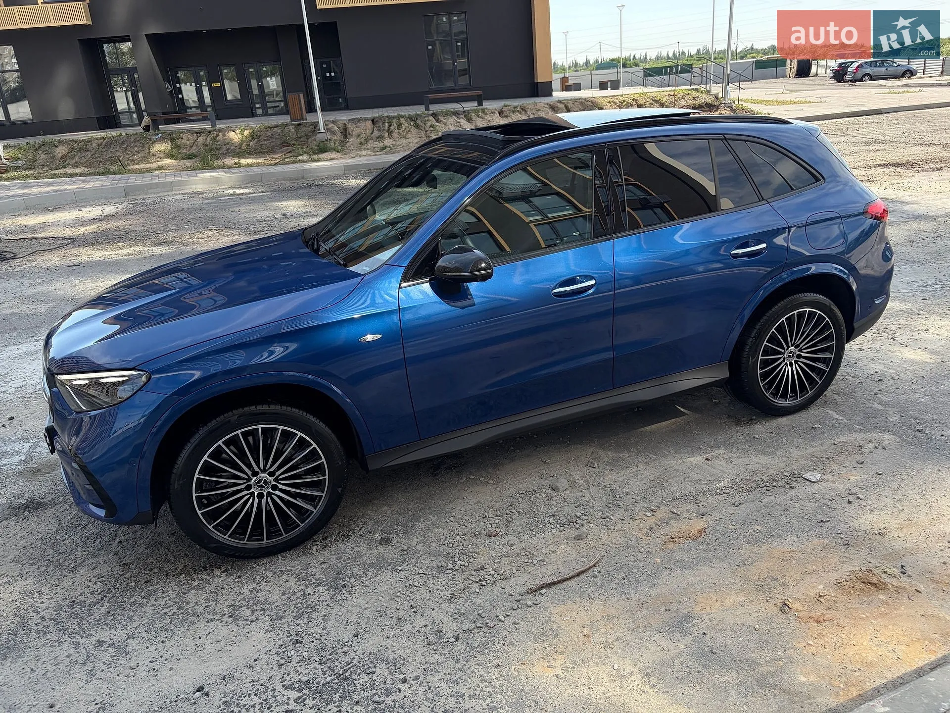 2025 Mercedes-Benz GLC - мініатюра 44