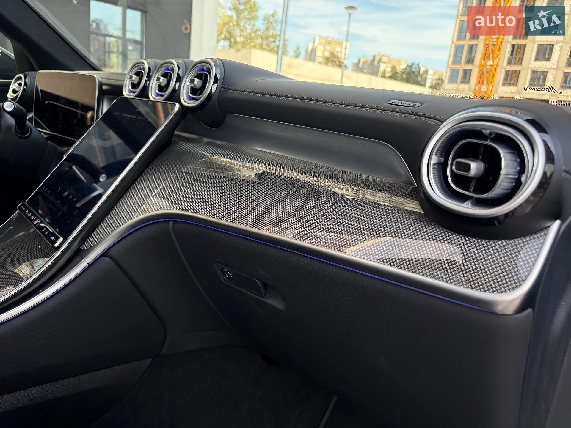 2025 Mercedes-Benz GLC - мініатюра 77