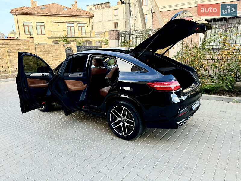 Позашляховик / Кросовер Mercedes-Benz GLE-Class Coupe 2017 в 