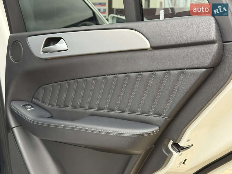 Позашляховик / Кросовер Mercedes-Benz GLE-Class Coupe 2017 в Тернополі фото 90 Позашляховик / Кросовер Mercedes-Benz GLE-Class Coupe 2017 в Тернополі