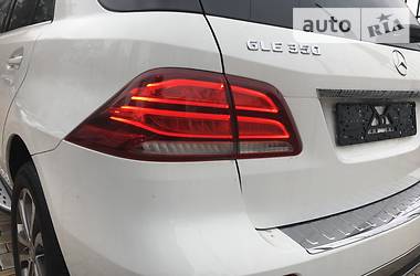 Позашляховик / Кросовер Mercedes-Benz GLE-Class 2016 в 