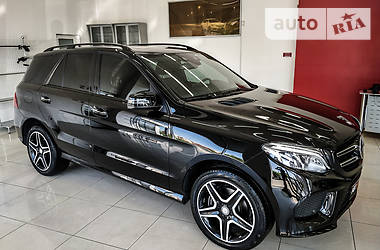 Позашляховик / Кросовер Mercedes-Benz GLE-Class 2016 в 