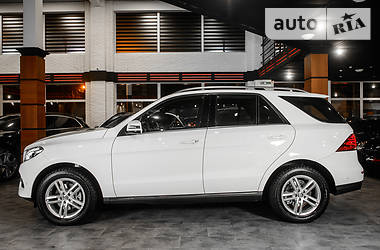 Позашляховик / Кросовер Mercedes-Benz GLE-Class 2017 в 
