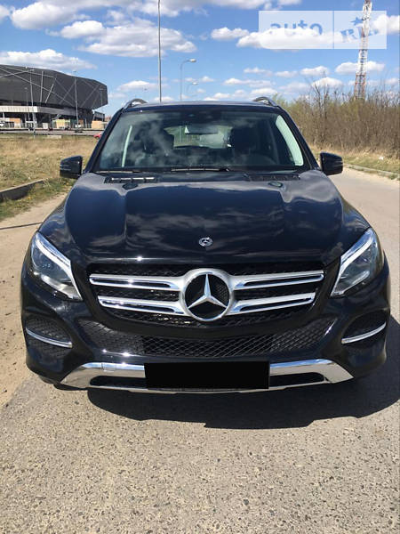 Позашляховик / Кросовер Mercedes-Benz GLE-Class 2018 в 