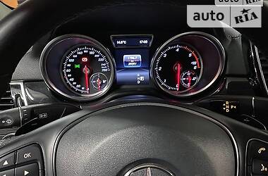 Позашляховик / Кросовер Mercedes-Benz GLE-Class 2016 в 