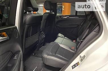 Позашляховик / Кросовер Mercedes-Benz GLE-Class 2016 в 