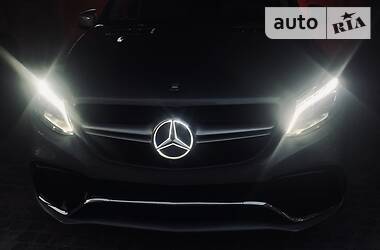 Позашляховик / Кросовер Mercedes-Benz GLE-Class 2016 в 