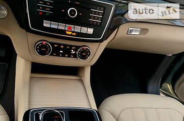 Позашляховик / Кросовер Mercedes-Benz GLE-Class 2016 в 