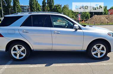 Внедорожник / Кроссовер Mercedes-Benz GLE-Class 2015 в 