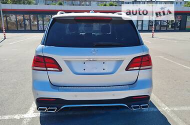 Внедорожник / Кроссовер Mercedes-Benz GLE-Class 2015 в 