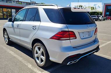 Внедорожник / Кроссовер Mercedes-Benz GLE-Class 2015 в 