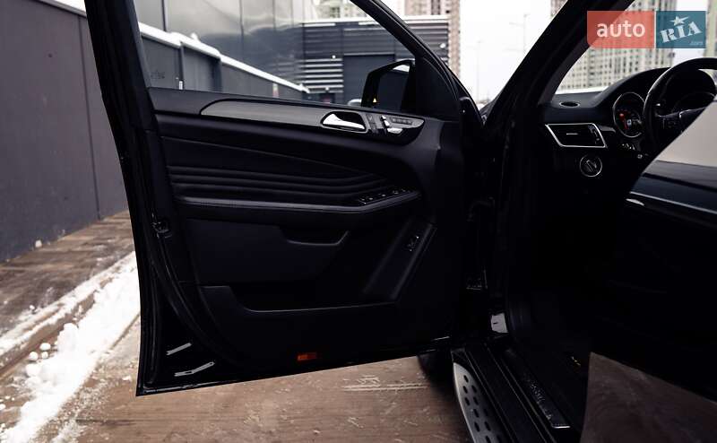Внедорожник / Кроссовер Mercedes-Benz GLE-Class 2015 в Киеве