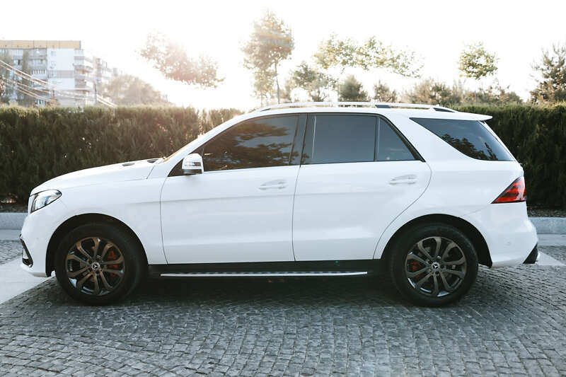 Позашляховик / Кросовер Mercedes-Benz GLE-Class 2015 в Дніпрі фото 7 Позашляховик / Кросовер Mercedes-Benz GLE-Class 2015 в Дніпрі