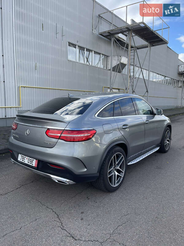 Внедорожник / Кроссовер Mercedes-Benz GLE-Class 2016 в 