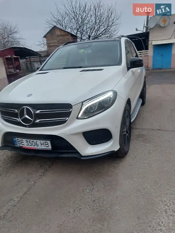 Внедорожник / Кроссовер Mercedes-Benz GLE-Class 2015 в 