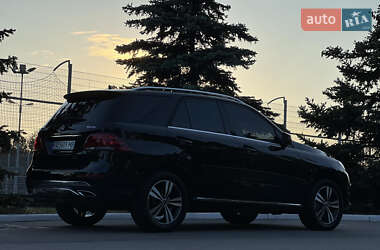 Внедорожник / Кроссовер Mercedes-Benz GLE-Class 2016 в 
