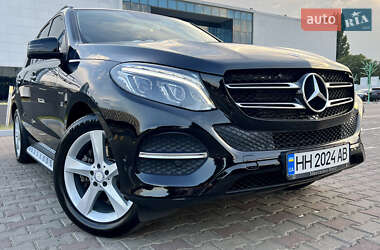 Позашляховик / Кросовер Mercedes-Benz GLE-Class 2015 в 