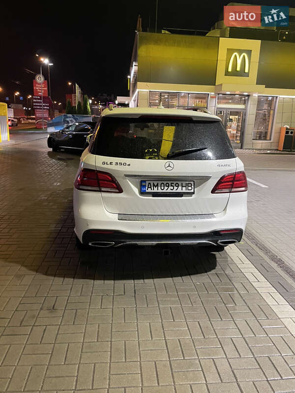 Позашляховик / Кросовер Mercedes-Benz GLE-Class 2015 в Києві