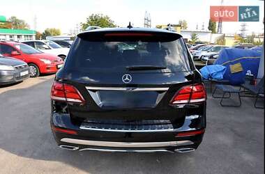 Внедорожник / Кроссовер Mercedes-Benz GLE-Class 2016 в 
