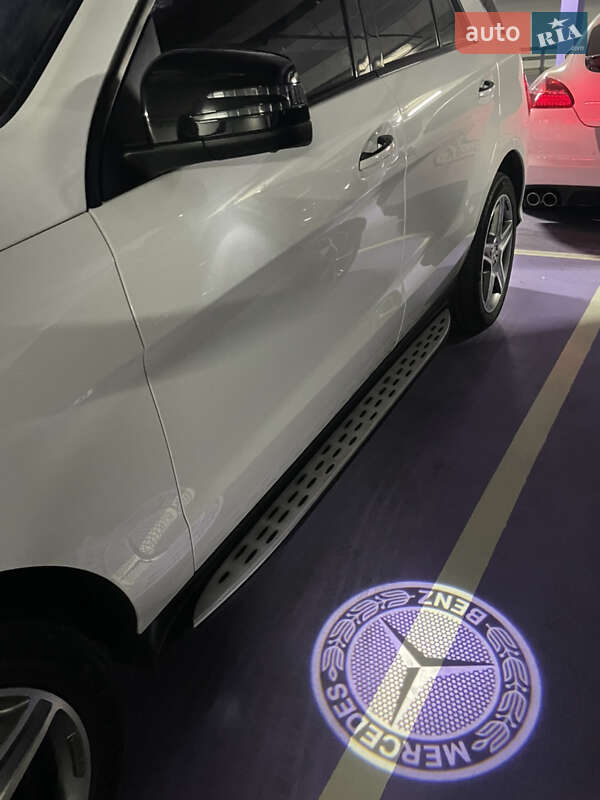 Внедорожник / Кроссовер Mercedes-Benz GLE-Class 2016 в Киеве