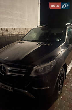 Позашляховик / Кросовер Mercedes-Benz GLE-Class 2016 в 