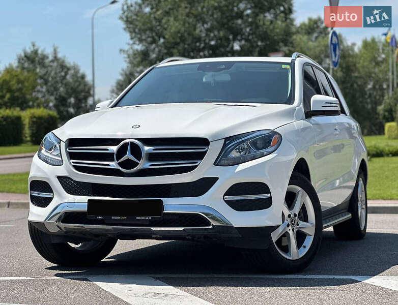 Позашляховик / Кросовер Mercedes-Benz GLE-Class 2015 в 