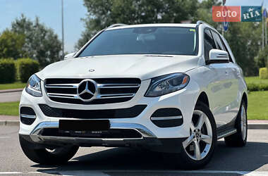 Позашляховик / Кросовер Mercedes-Benz GLE-Class 2015 в 